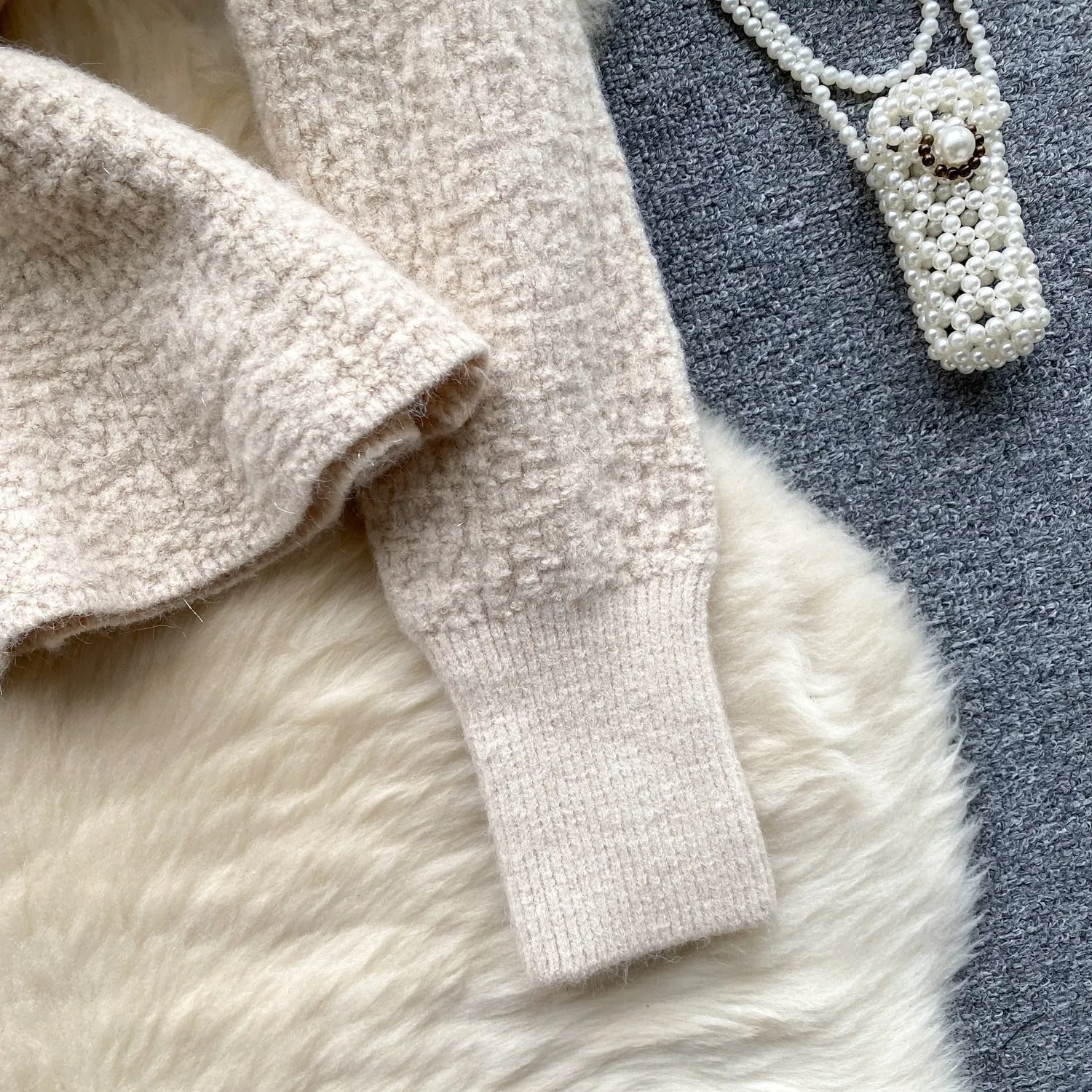 Elegant Single-breasted V-neck Cardigan