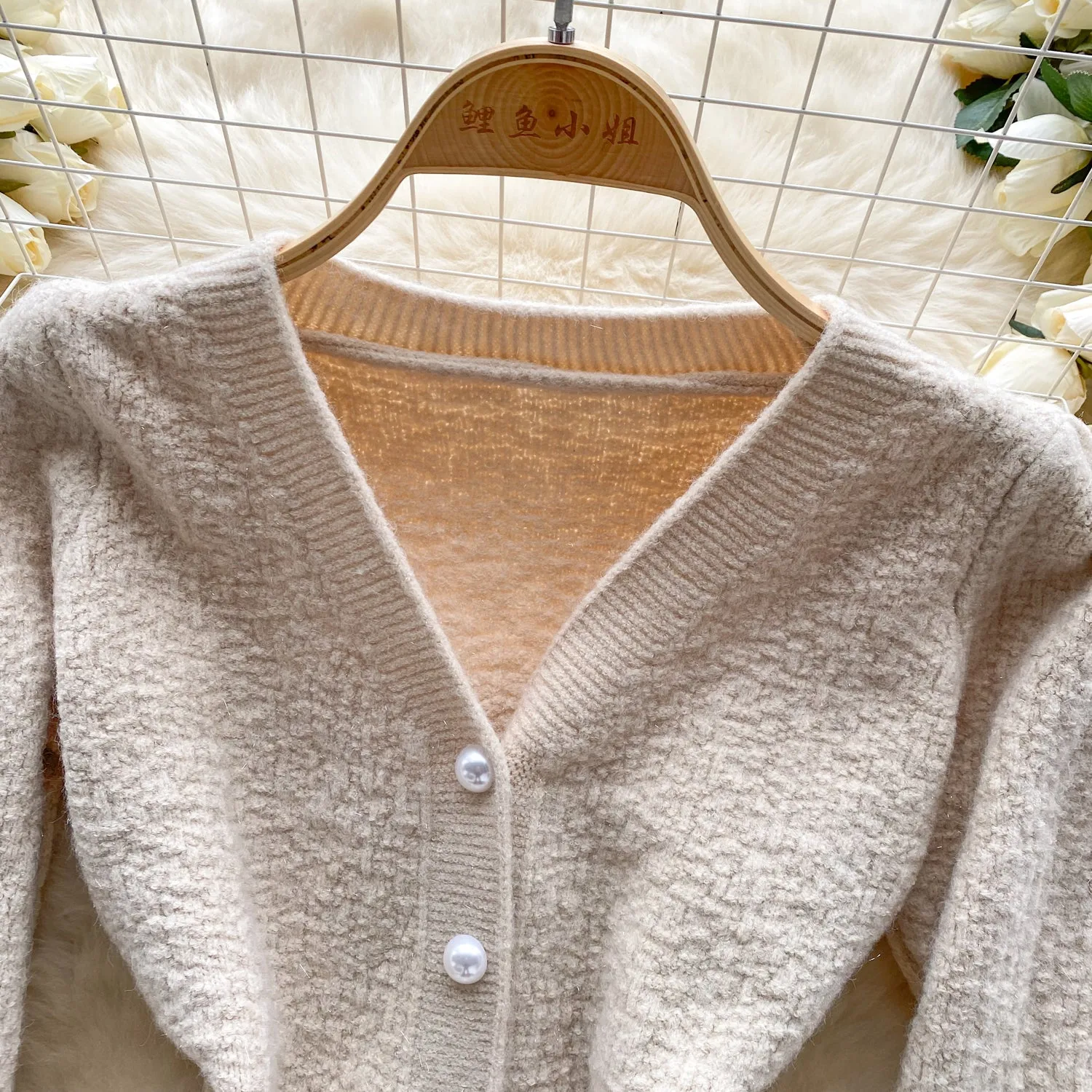 Elegant Single-breasted V-neck Cardigan